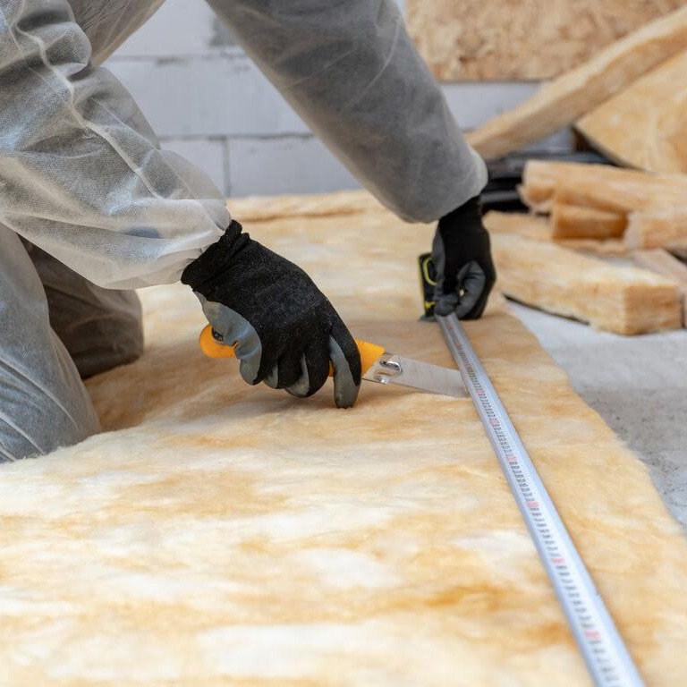 Akmens vate vai minerālvate? Plusi, mīnusi un padomi mājokļa siltināšanai