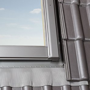 Roto EDW Qx200 Viļņotais pieslēgums profilētiem jumta segumiem, 55x78cm